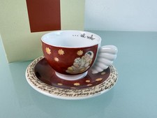 Tasse couverte en porcelaine