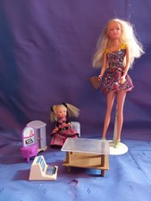 BARBIE , STEFFI  et KELLY    n° 51020  MERE DE FAMILLE    2005