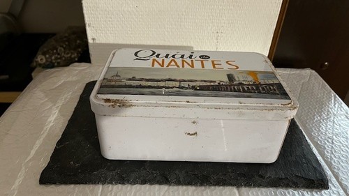Boite métallique vintage