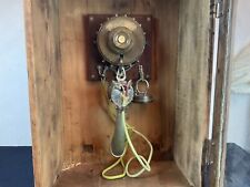 Ancien téléphone mural TEIND