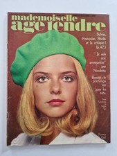 Magazine revue MLLE AGE TENDRE