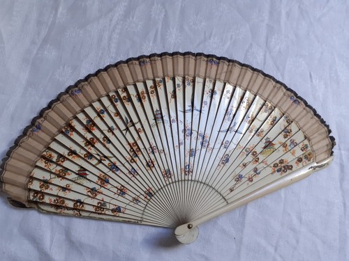 Eventail ancien bois - eventail,