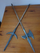 Deux objets décoratifs en métal et bois 10x56 cm