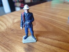figurine pompiers debout