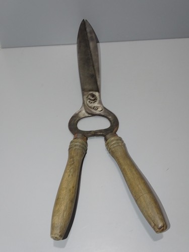 Outil ancien ancienne - ancien,