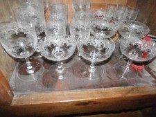 Lot de verres, coupes et