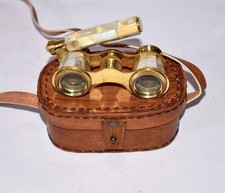 Anciens verres d'opéra en