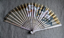 ANCIEN ÉVENTAIL PUBLICITAIRE HOMMAGE DE LA VIEILLE CURE, ROSE, PAPIER PEINT PLIÉ