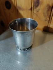 Timbale, gobelet en métal