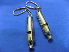 Lot Vintage De 2 Sifflets De