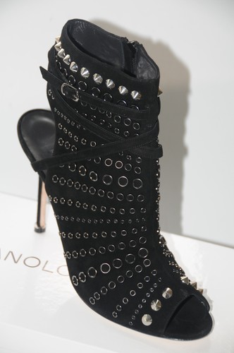 2060 new manolo blahnik - new,