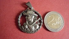 MEDAILLON PENDENTIF METAL /