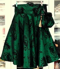 JUPE "VOODOO VIXEN" 34-36 + SON SAC BOURSE SATIN VERT BRONZE & PAON VELOURS NOIR