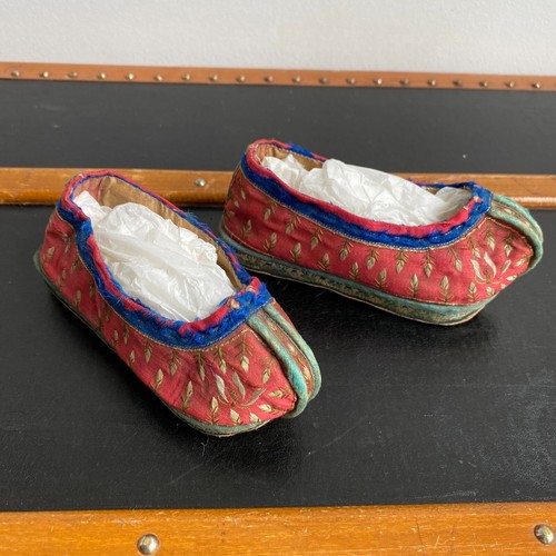 Anciennes chaussures chinoises - anciennes,