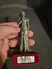 Statuette en étain ancienne