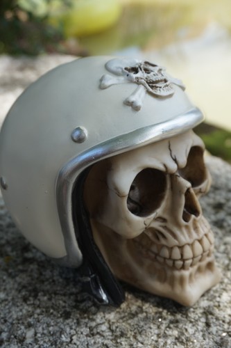Hf1635 tete mort figurine - hf1635,