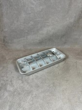 Bac à glaçons en aluminium argenté Design industriel vintage 1950