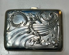 Ancienne étui à cigarette