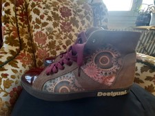 Chaussures Femme Desigual, Taille 39, Très Bon État.