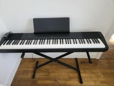 Piano numérique Casio CDP120 88 touches et support - EN BON ÉTAT !