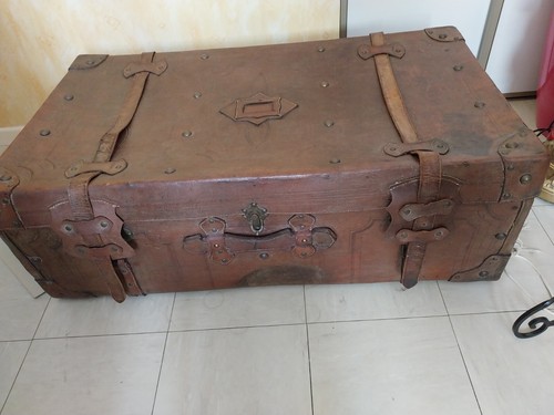 Ancienne grande malle cuir - malle,