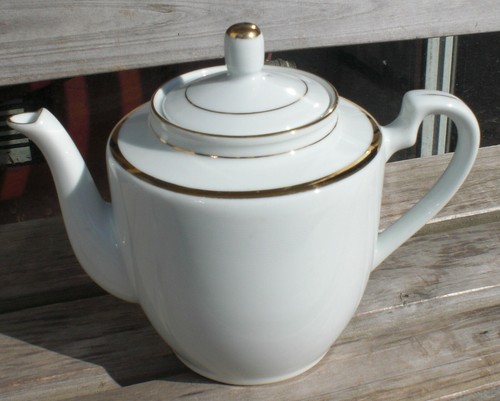 Theiere porcelaine blanche - blanche, et