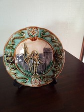 ASSIETTE EN BARBOTINE DECOR