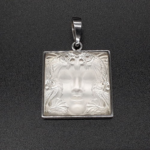 Collier pendentif cristal