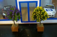 Compatible SCALEXTRIC CARRERA figurine 1/32 2 jardinières fleuries boules