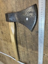 hache axe OLD TOOL outil ancien HACHE  De Charpentier Droitier( Ref N°50)