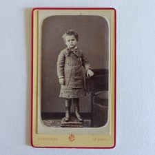 P. Couturier Photographe Le Mans Enfant accoudé au Prie Dieu Photo CDV