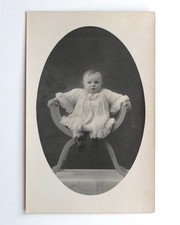 Bébé, enfant sur fauteuil