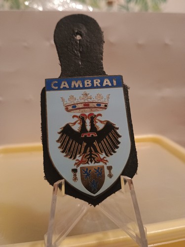 Pucelle insigne métal - pucelle,