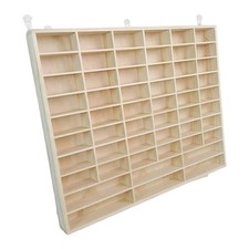 Vitrine murale en bois pour voitures miniatures, objet de collection pratique.