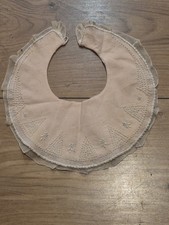 Bavoir ancien bébé brodé