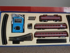 SNCF COLLECTOR COFFRET LOCO ELECTRIQUE BB9200 CAPITOLE +2 VOITURES GéGé REF 6