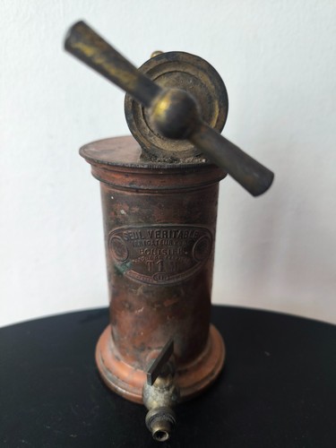 Ancien irrigateur dr - ancien, du