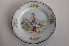 Assiette faïence Henriot Quimper Joueur de Biniou (61130)
