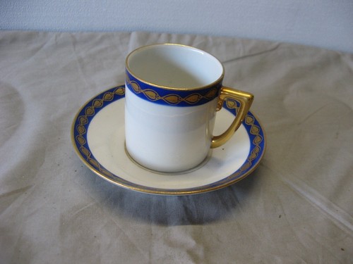 Très belle tasse - , en