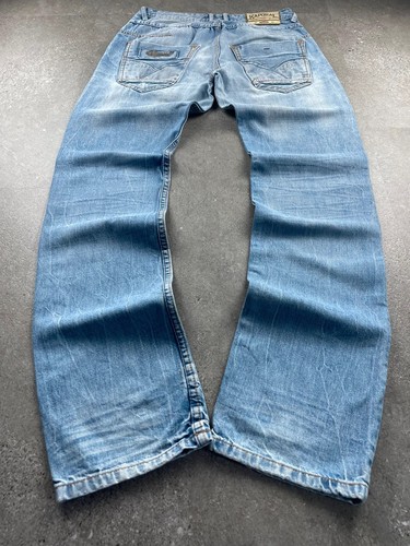 Jean droit bleu aspect