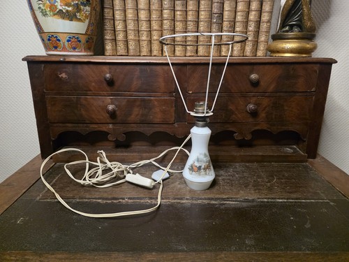 Ancienne petite lampe - , en