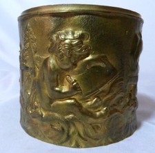Base bronze aux puttos