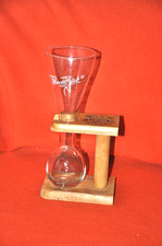 Verre à bière "KWAK" avec son support en bois. H25cm