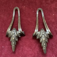 2 anciens ornements  en bronze