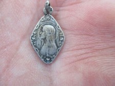 ANCIENNE MEDAILLE RELIGIEUSE ARGENT 13x5mm 1,00gr