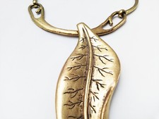 CHARMANT COLLIER VINTAGE D'INSPIRATION 