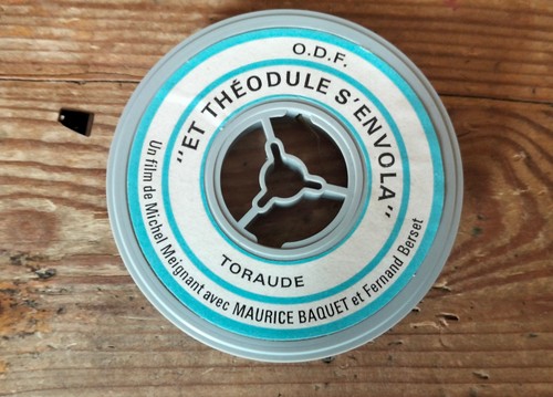 Théodule envola - et, s'envola