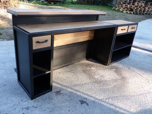 Comptoir design industriel sur