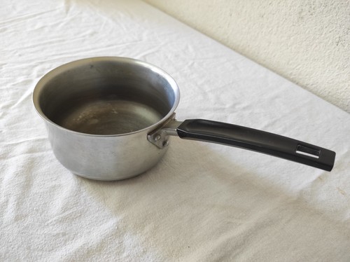 Ancienne petite casserole - petite,