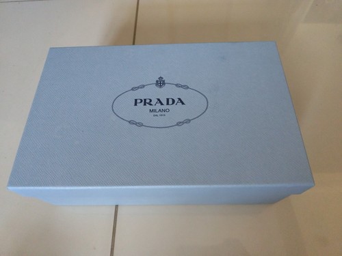 Boite vide prada bleue - vide,
